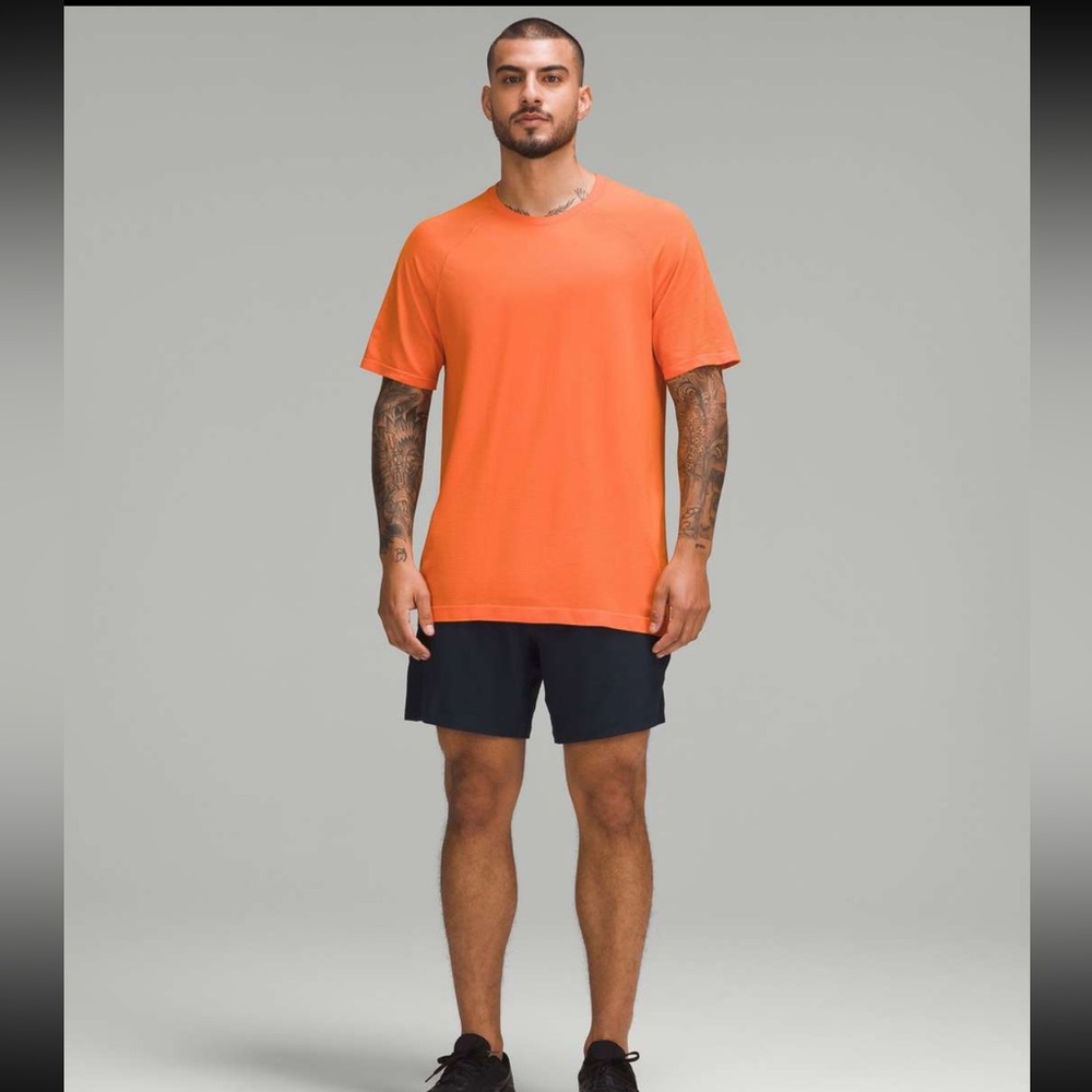 Lululemon Men’s Metal Vent Tech Short Sleeve Orange Workout Shirt Size Large